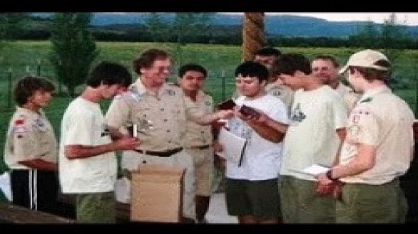 news chaplain distributes new testaments to scouts 0