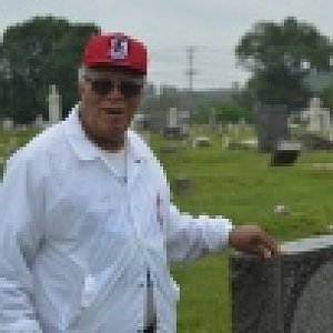UM Men lead effort to restore Baltimore cemetery